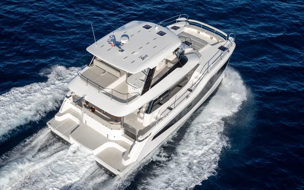 slider 1 Aquila 46 YACHT
