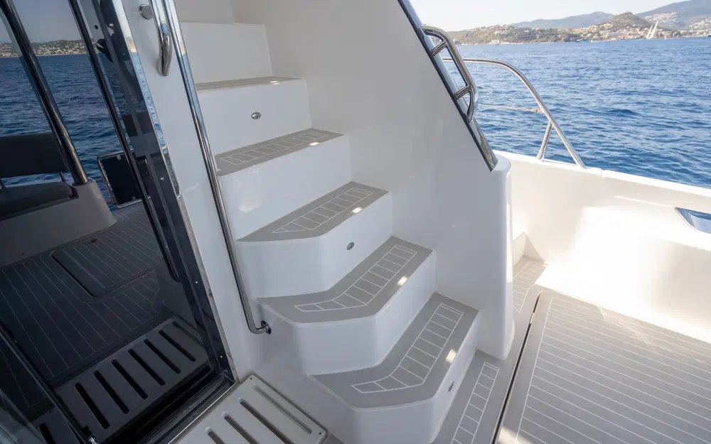 slider 9 Aquila 46 YACHT