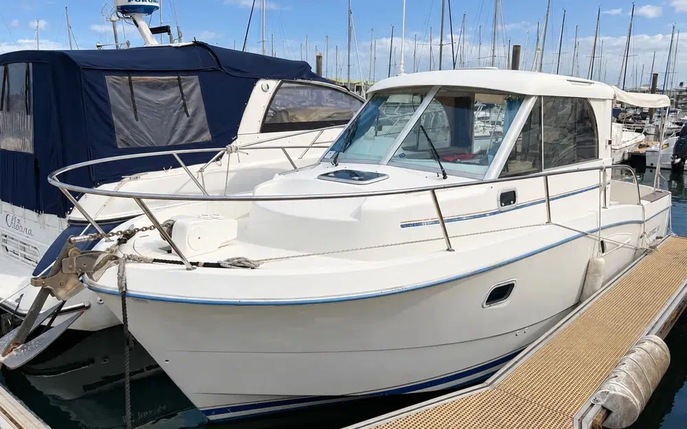 slider 1 Beneteau Antares 760