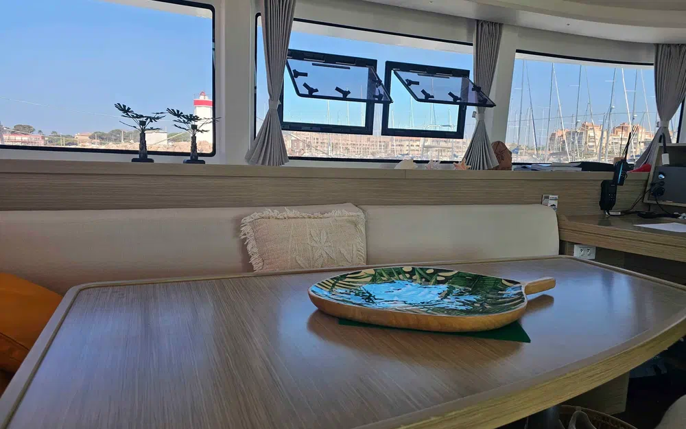 slider 22 Lagoon 42