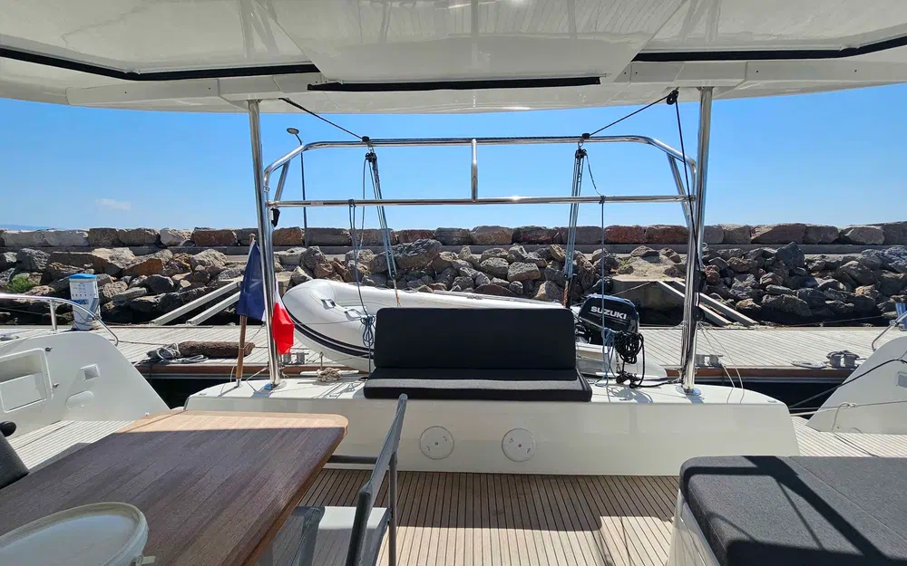 slider 4 Lagoon 42