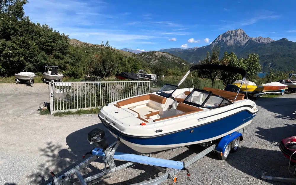 slider 5 Bayliner DX 2000