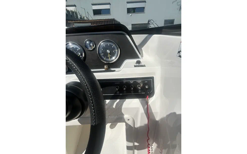 slider 13 Bayliner DX 2000