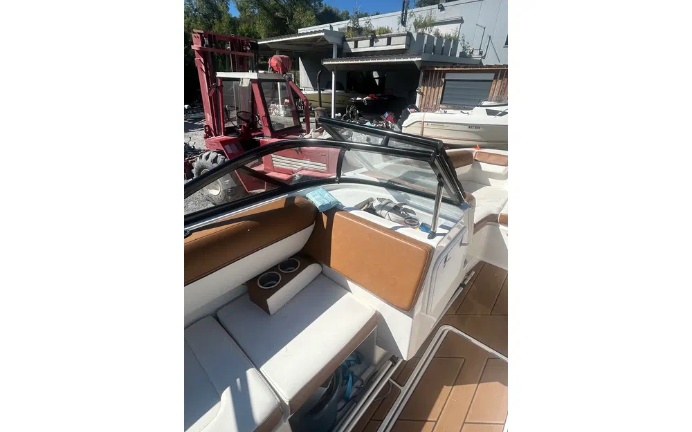 slider 14 Bayliner DX 2000