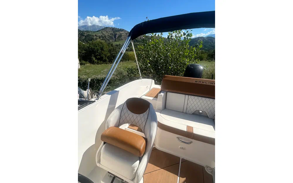 slider 16 Bayliner DX 2000
