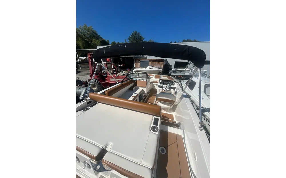 slider 20 Bayliner DX 2000