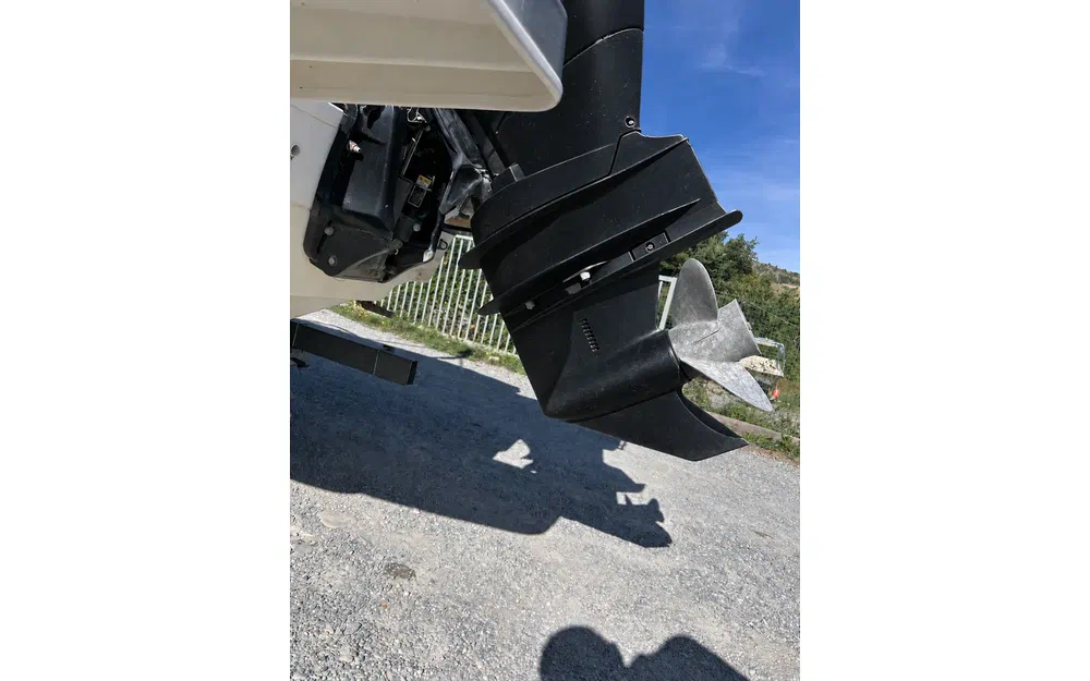 slider 6 Bayliner DX 2000