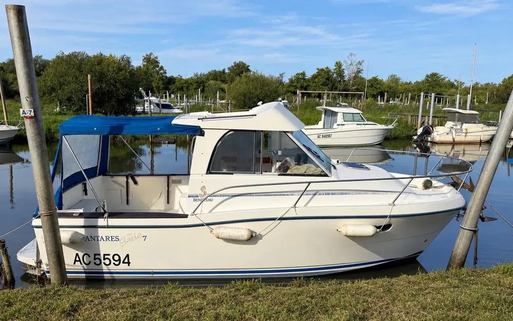 slider 1 Beneteau Antares Serie 7