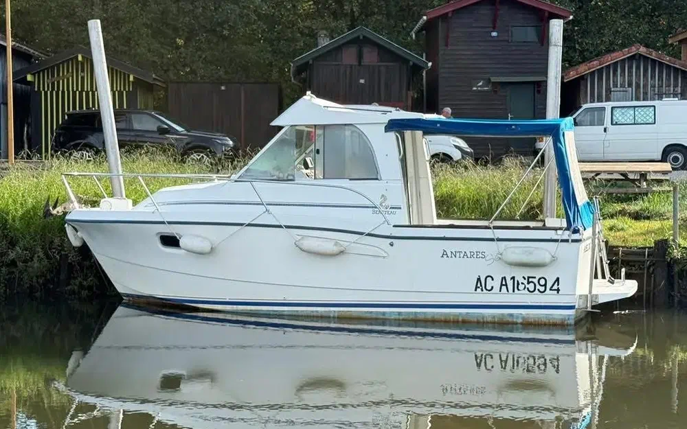 slider 0 Beneteau Antares Serie 7