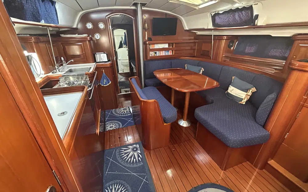 slider 12 Beneteau Oceanis 411 Celebration
