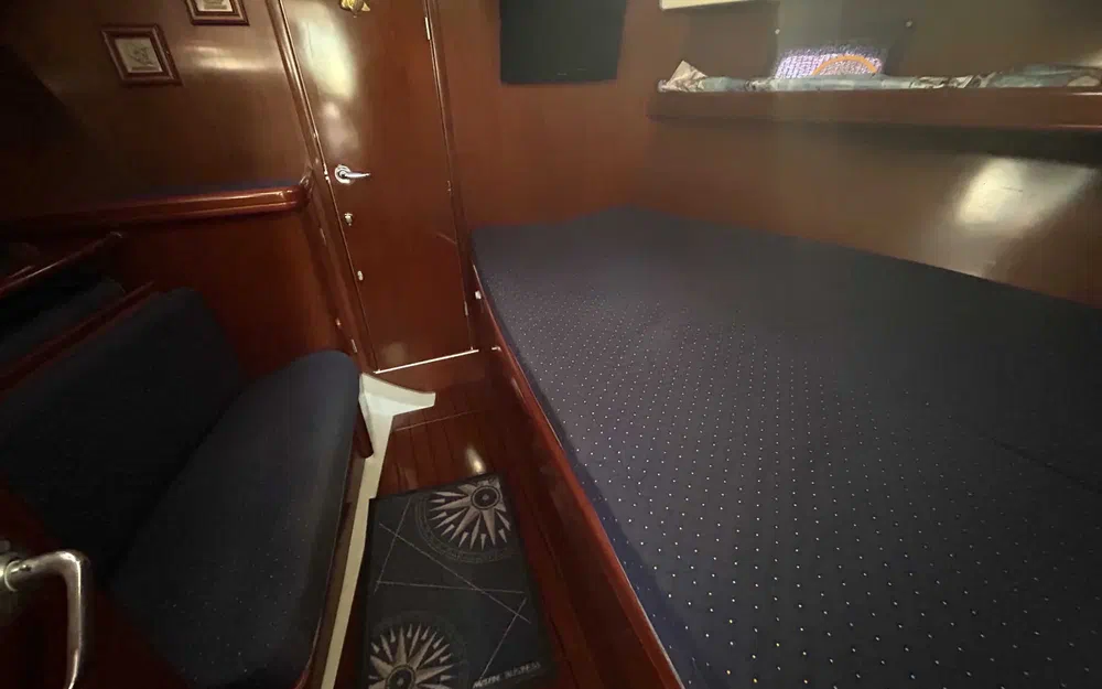 slider 13 Beneteau Oceanis 411 Celebration