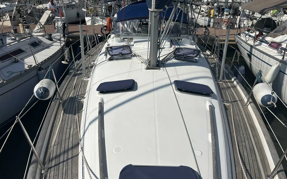 slider 6 Beneteau Oceanis 411 Celebration