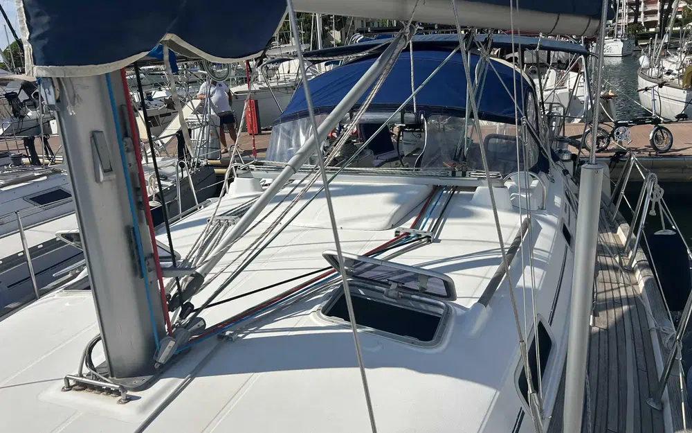 slider 7 Beneteau Oceanis 411 Celebration
