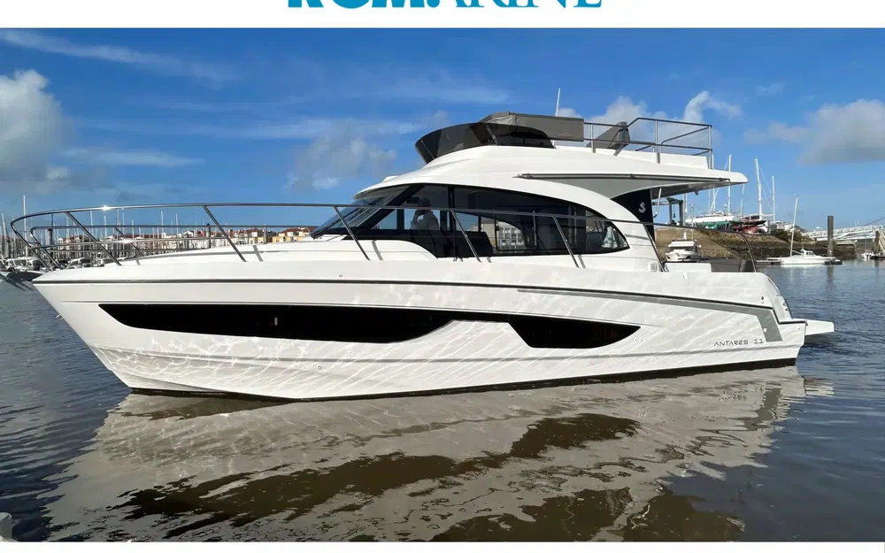 slider 0 Beneteau Antares 11