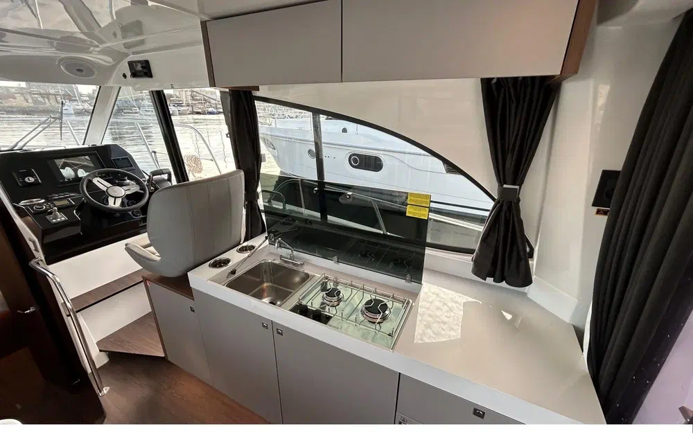 slider 11 Beneteau Antares 11