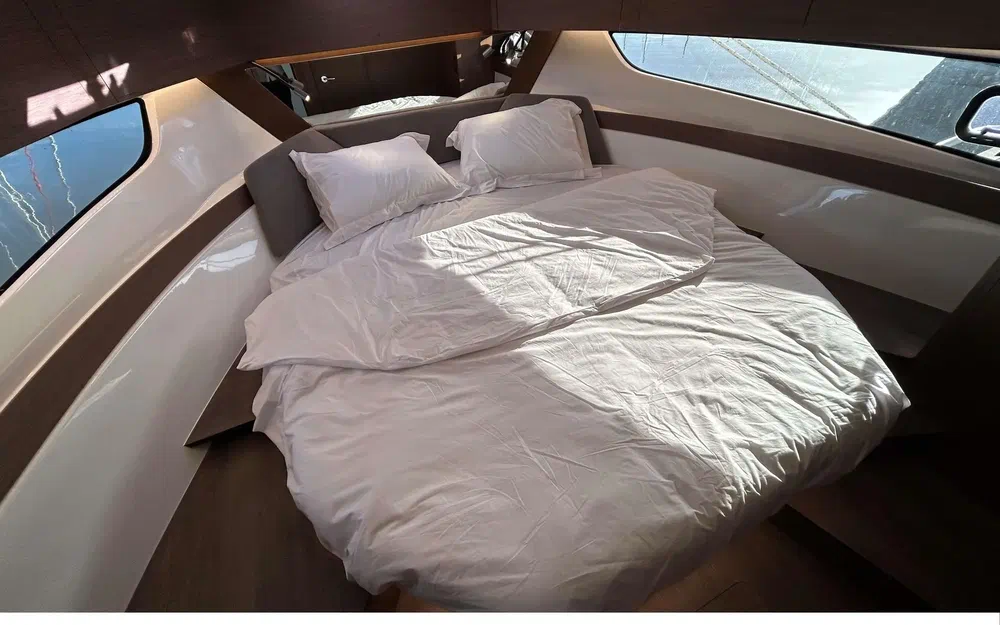 slider 14 Beneteau Antares 11
