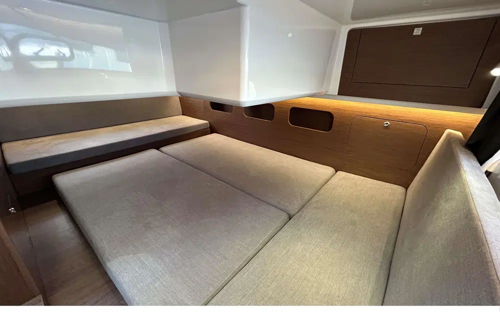 slider 16 Beneteau Antares 11