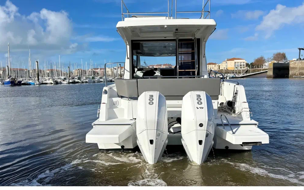 slider 17 Beneteau Antares 11