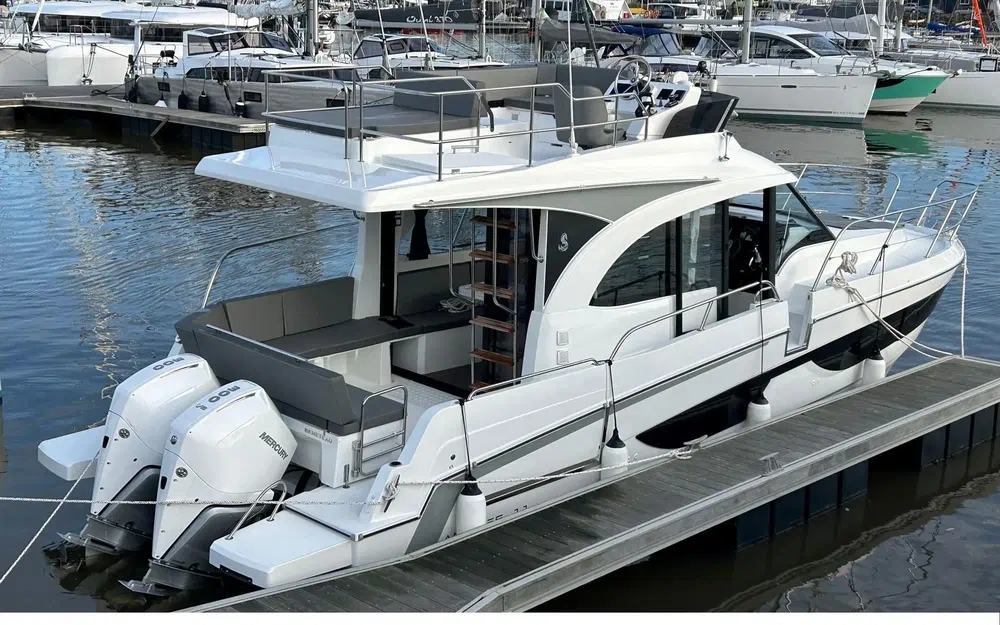 slider 19 Beneteau Antares 11