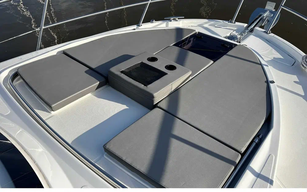 slider 4 Beneteau Antares 11
