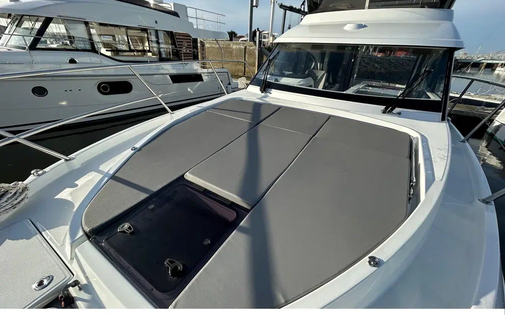 slider 5 Beneteau Antares 11