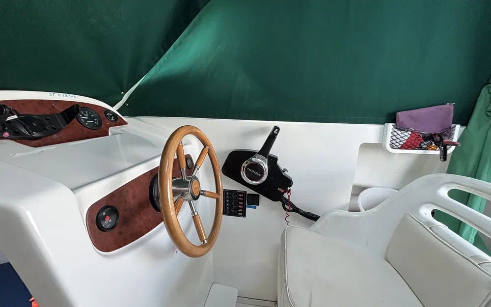 slider 10 Jeanneau Merry Fisher 625