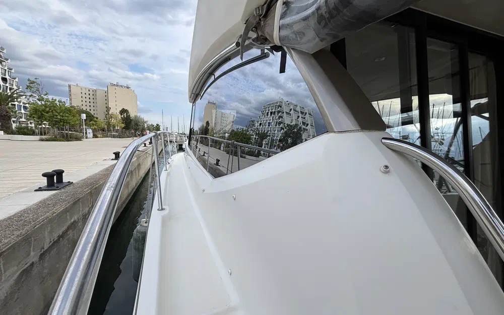 slider 9 Prestige Yachts 400