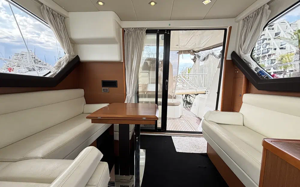 slider 14 Prestige Yachts 400