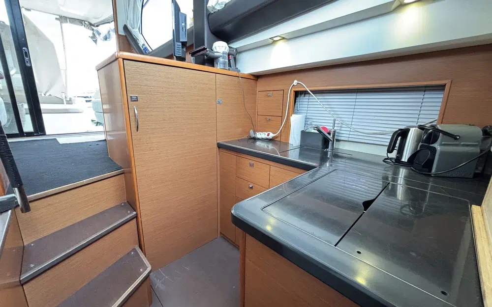 slider 16 Prestige Yachts 400