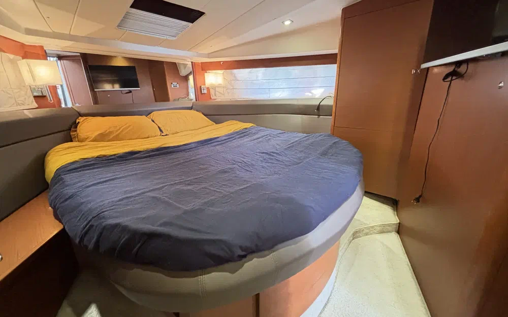 slider 18 Prestige Yachts 400