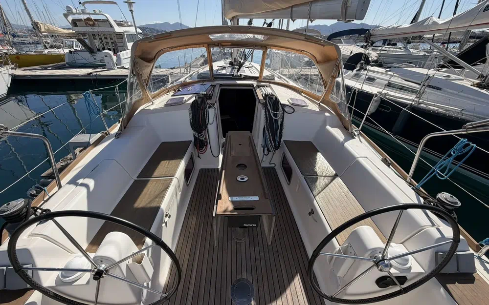 slider 4 Dufour 405 Grand Large