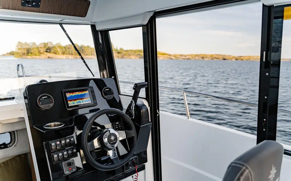 slider 2 Jeanneau Merry Fisher 695 Sport