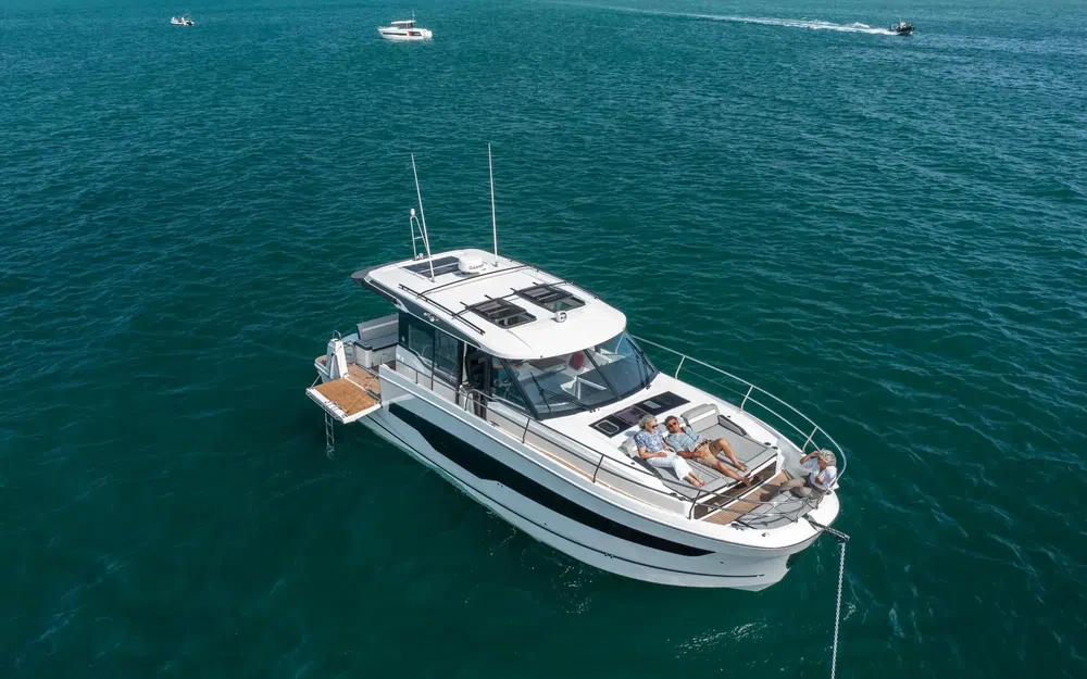 slider 0 Jeanneau Merry Fisher 1295 coupé