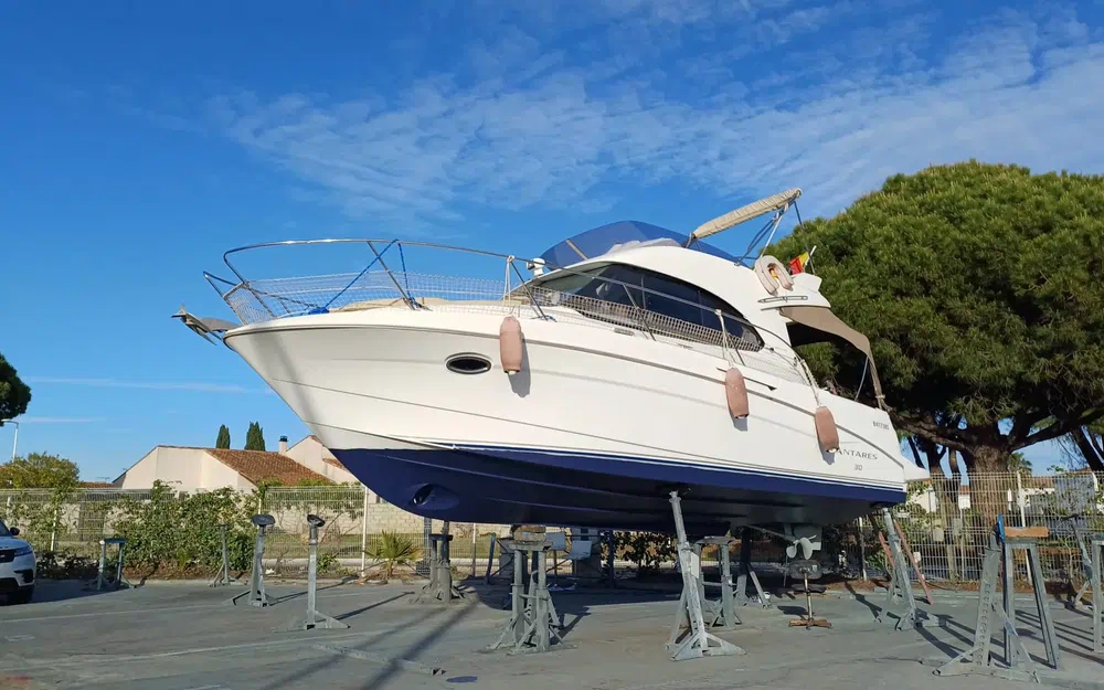slider 19 Beneteau Antares 30 Fly