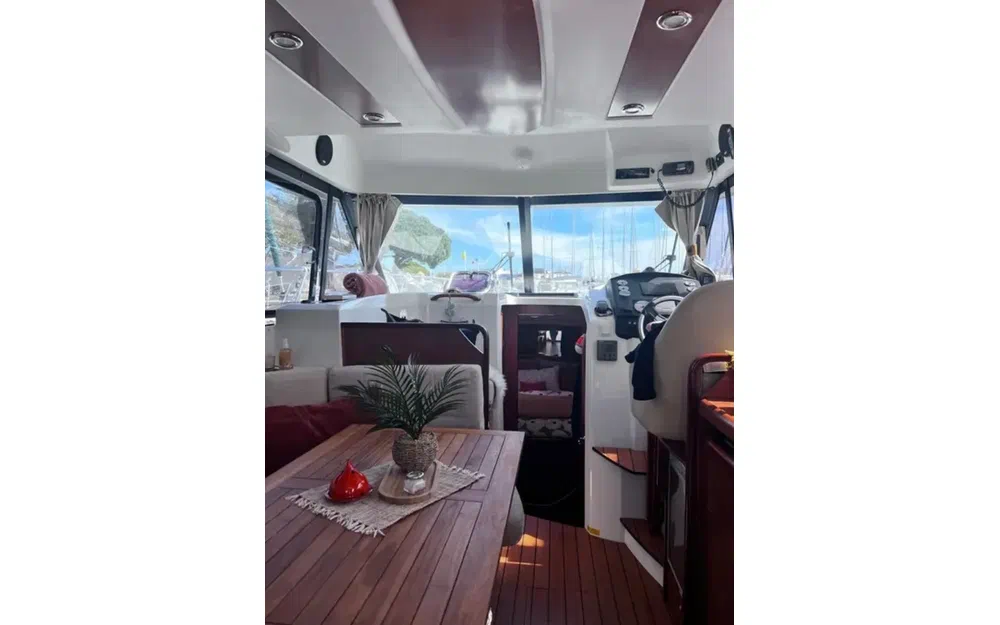 slider 9 Beneteau Antares 30 Fly