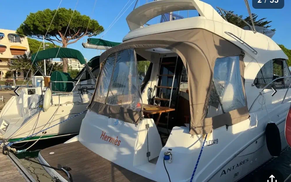 slider 3 Beneteau Antares 30 Fly