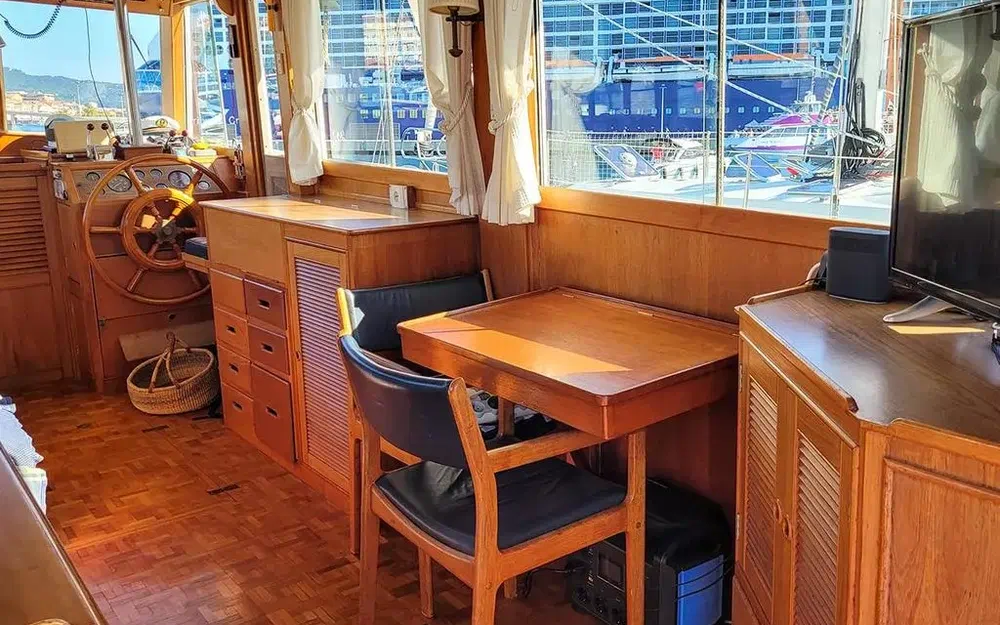 slider 11 Grand Banks 42 Europa