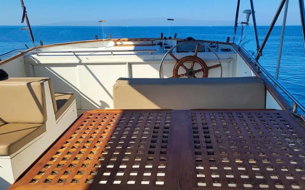 slider 13 Grand Banks 42 Europa