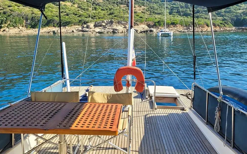 slider 16 Grand Banks 42 Europa