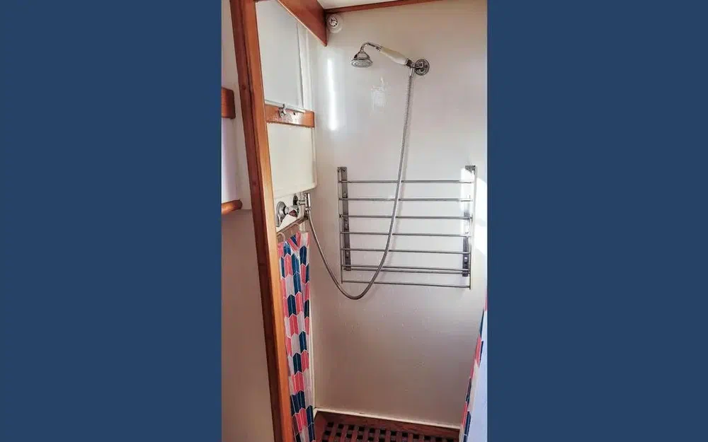 slider 21 Grand Banks 42 Europa