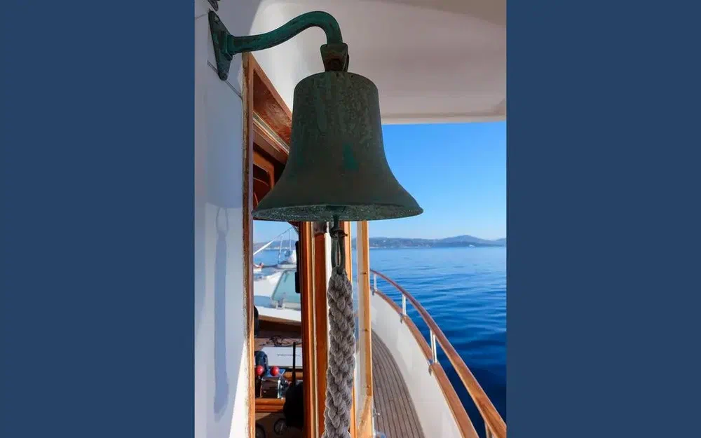 slider 23 Grand Banks 42 Europa