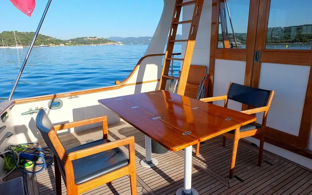 slider 6 Grand Banks 42 Europa