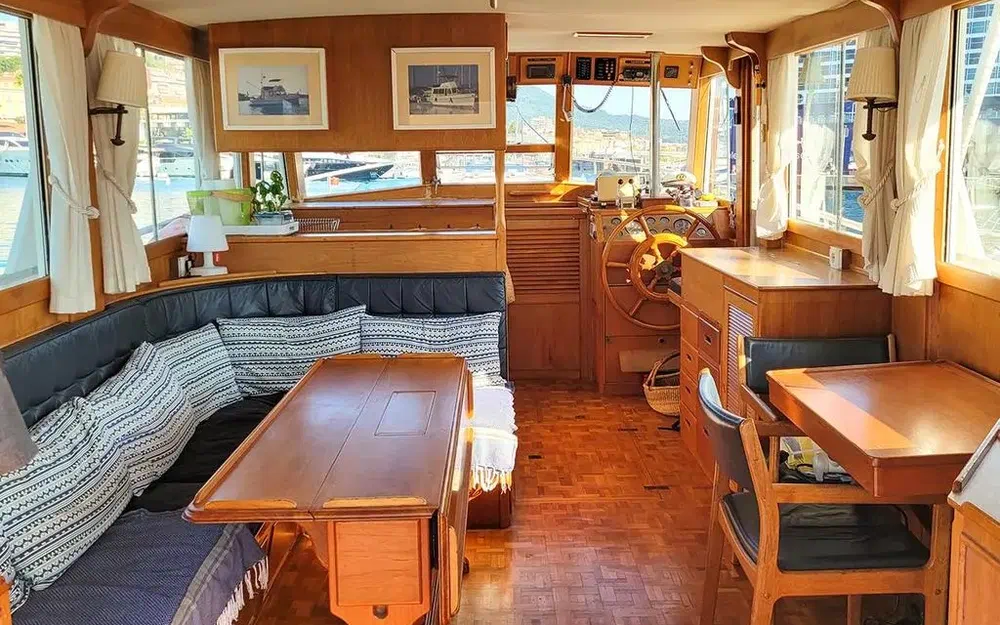 slider 7 Grand Banks 42 Europa