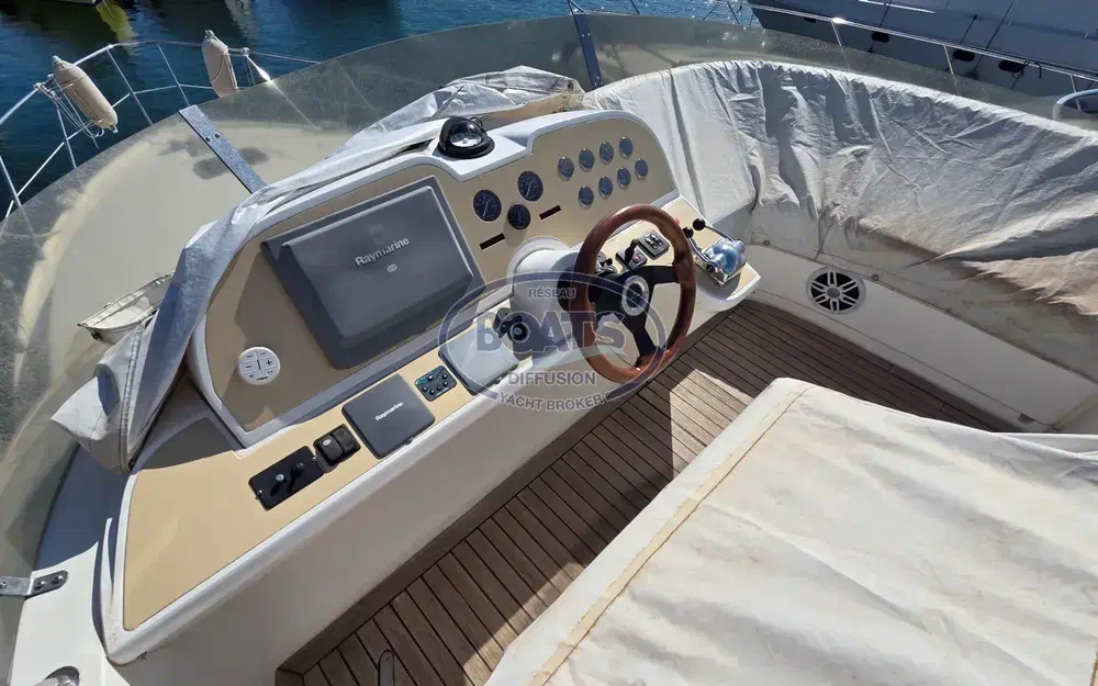 slider 13 Sealine F 42/5