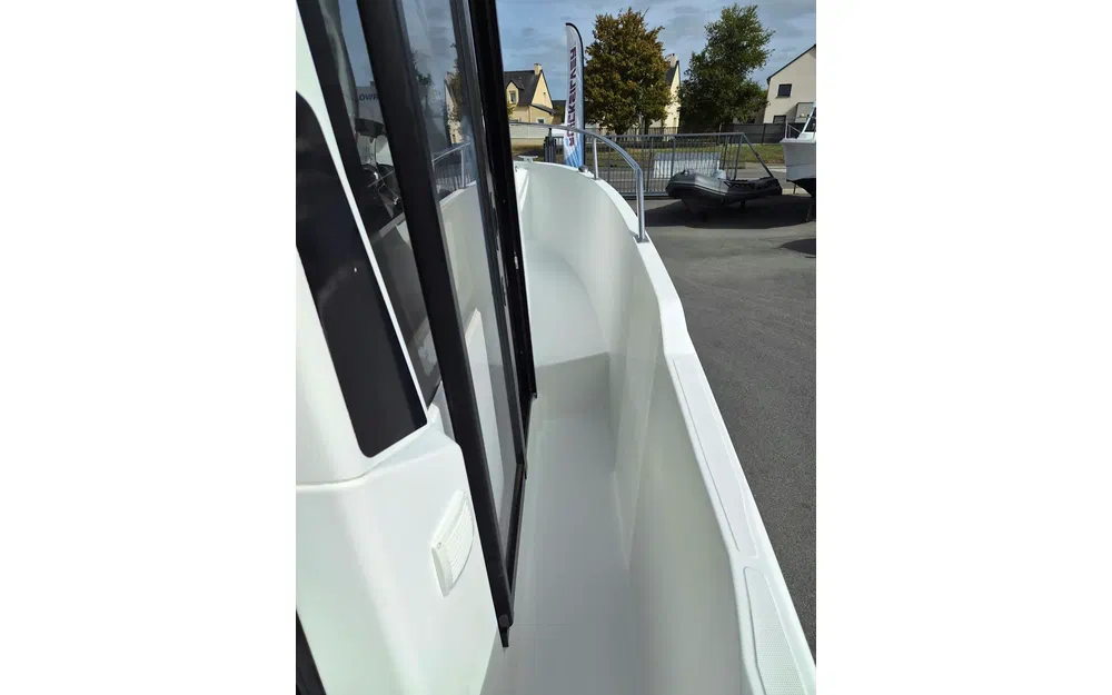 slider 12 Beneteau Barracuda 6