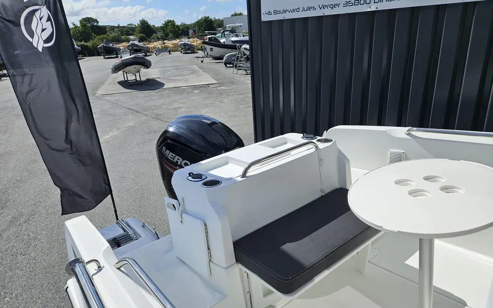 slider 4 Beneteau Barracuda 6