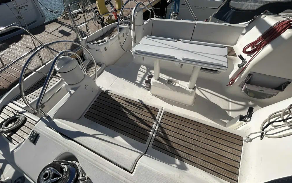 slider 2 Jeanneau Sun Odyssey 40