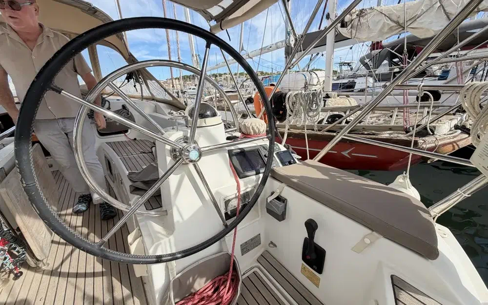 slider 13 Jeanneau Sun Odyssey 469
