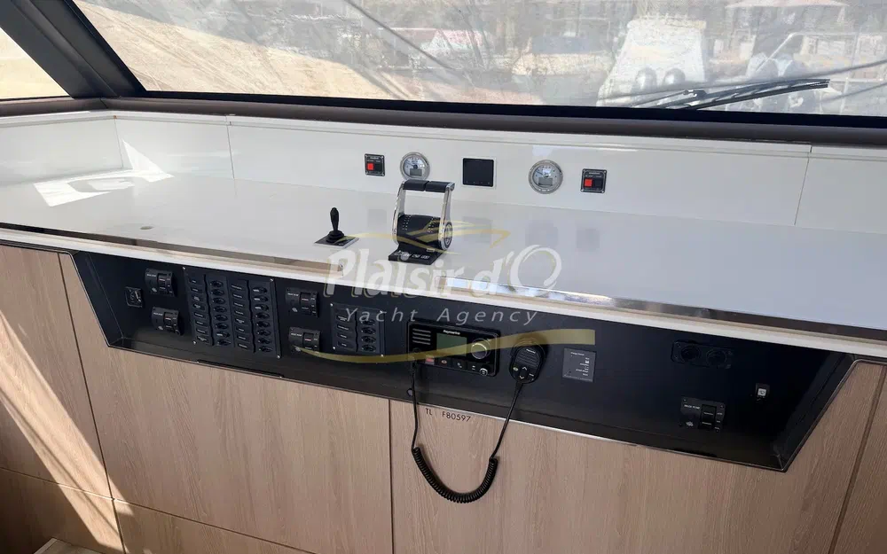 slider 12 Aventura Catamarans Aventura 10 Power
