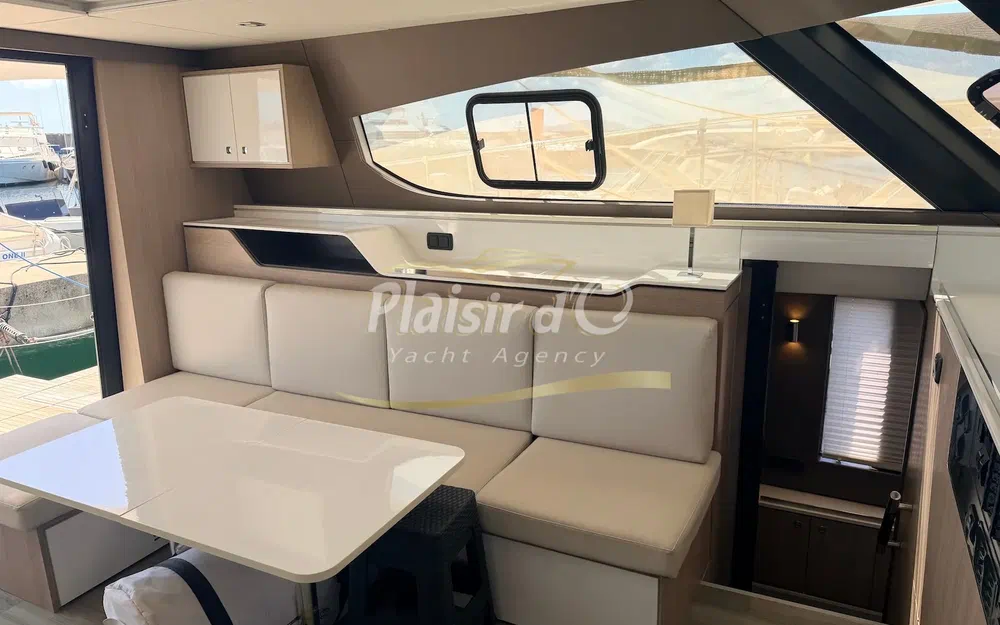 slider 16 Aventura Catamarans Aventura 10 Power